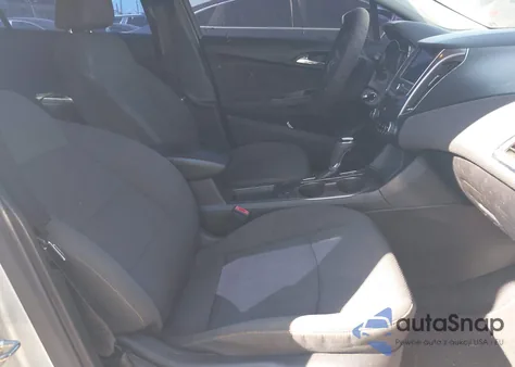 2019 Chevrolet Cruze Ls z USA, uszkodzony, nr VIN 1G1BC5SM8K7135338